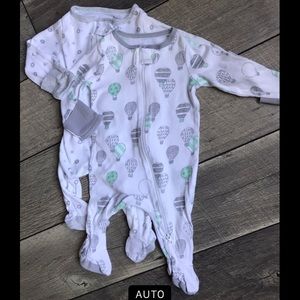 2 cloud island footed one piece / pajamas ⛅️